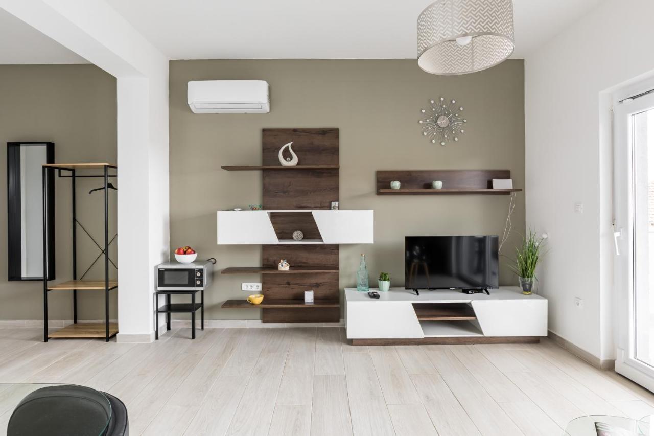 Apartments Villa Salona Sky ภายนอก รูปภาพ