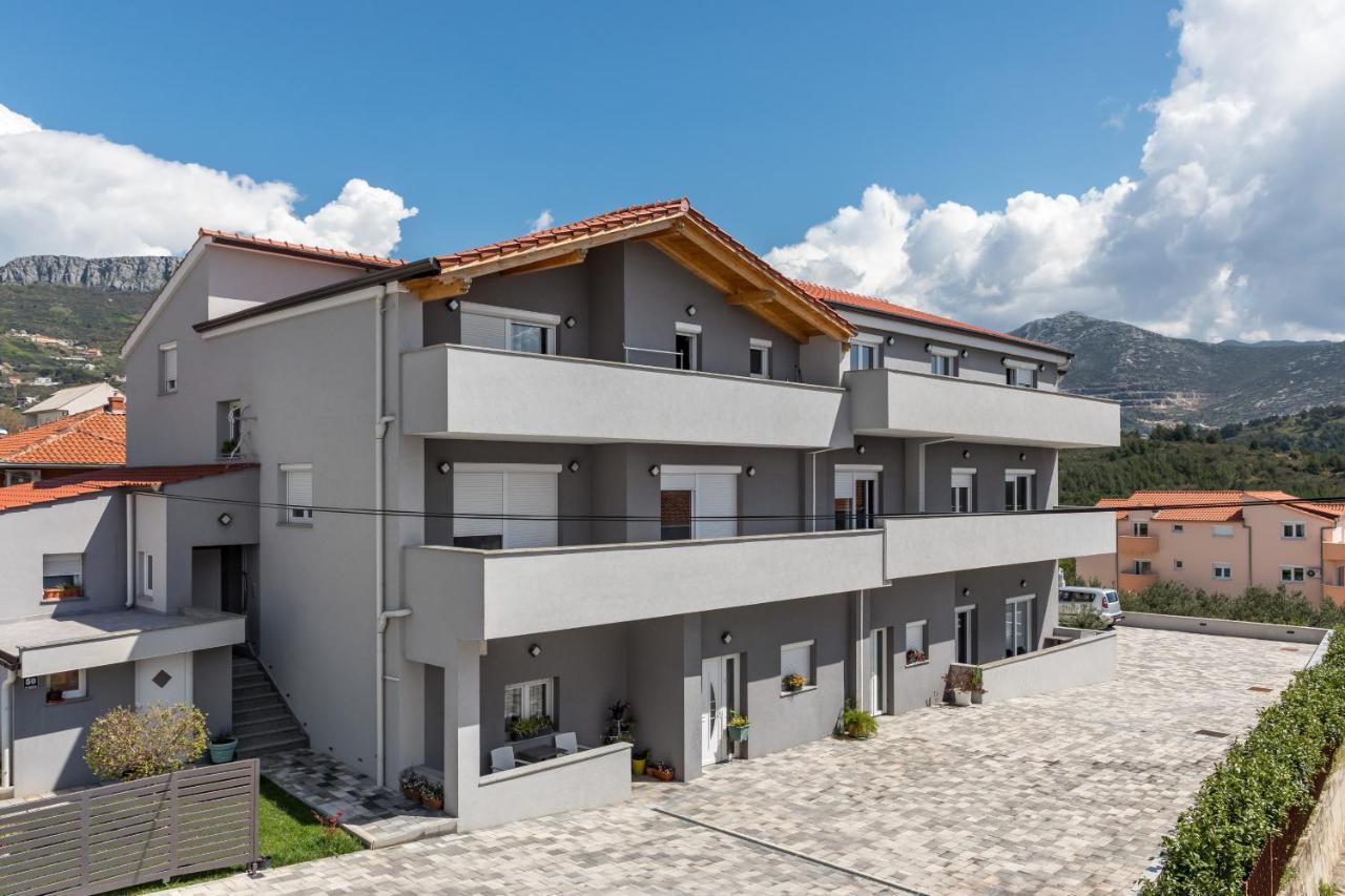 Apartments Villa Salona Sky ภายนอก รูปภาพ