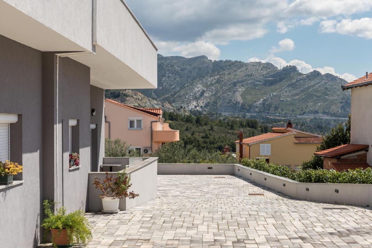 Apartments Villa Salona Sky ภายนอก รูปภาพ