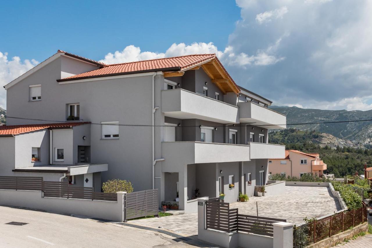 Apartments Villa Salona Sky ภายนอก รูปภาพ