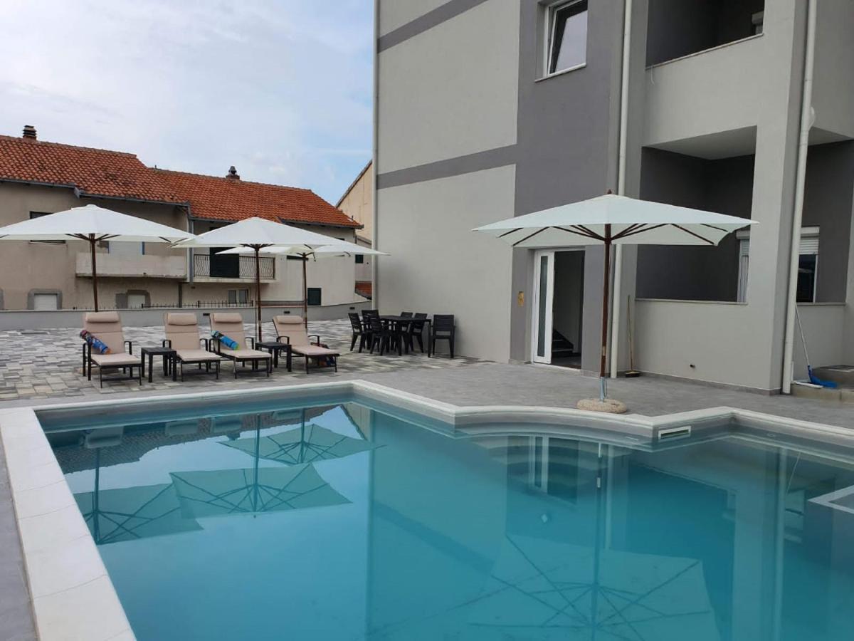 Apartments Villa Salona Sky ภายนอก รูปภาพ