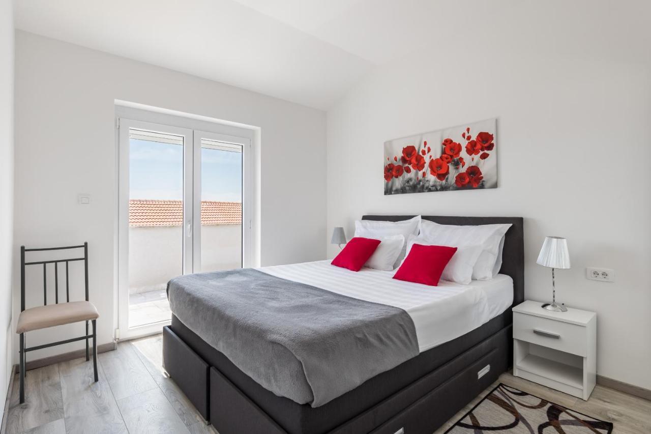 Apartments Villa Salona Sky ภายนอก รูปภาพ